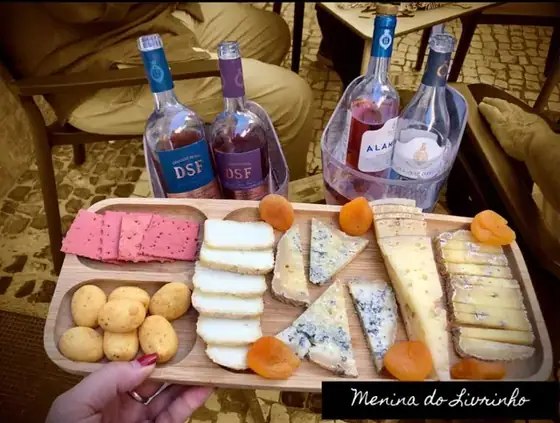 Vinho DOP, moscatel de Setúbal e queijo português!